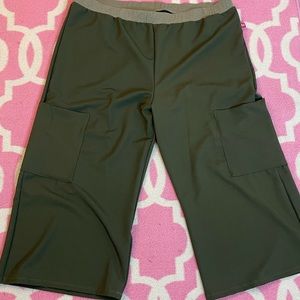 Wide leg cropped pants